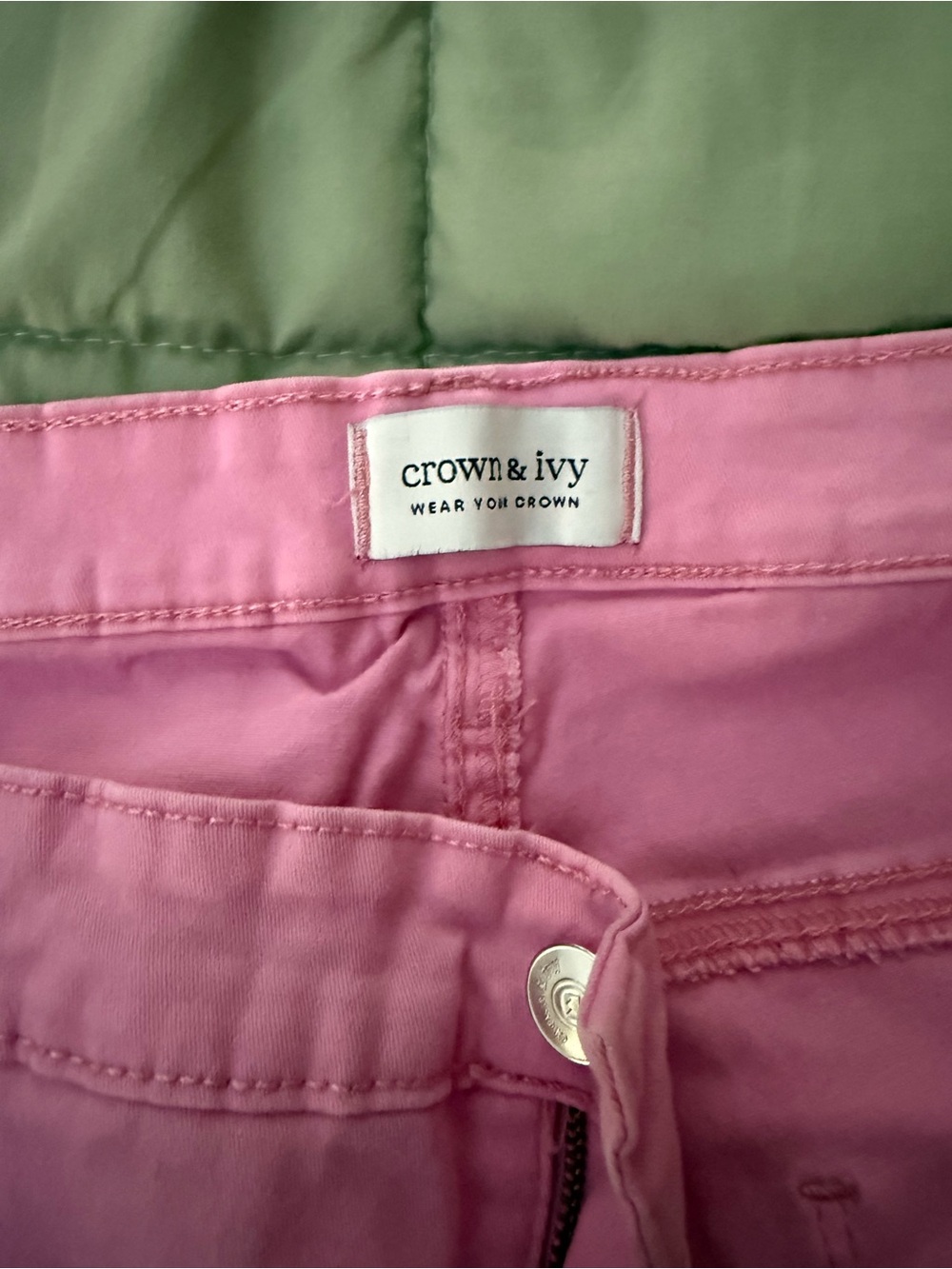 crown & ivy Pink Cropped Frayed-Hem Pants - Picture 3 of 3